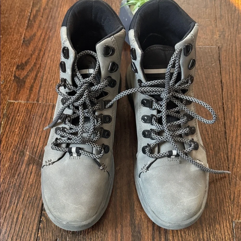 N/A stylish gray
